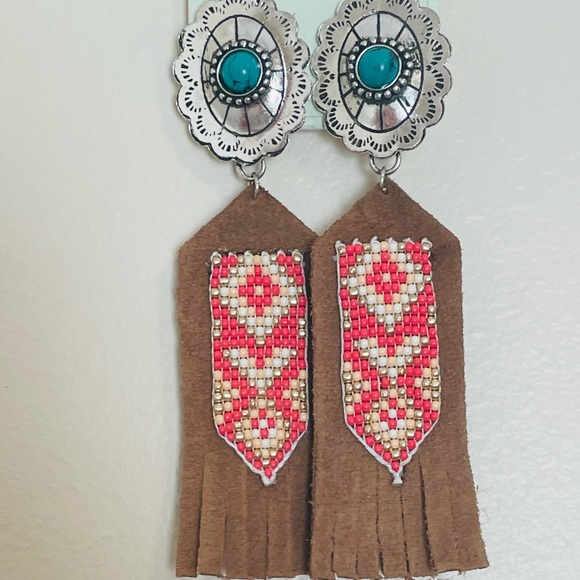 ❤️JUST IN!❤️ Posey Concho Fringe Earrings - Picture 1 of 1